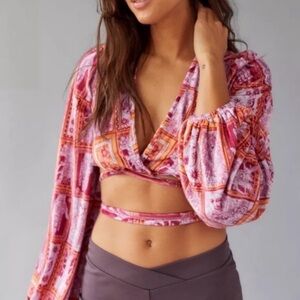 NWOT. UO Florentina Print Wrap Top. Size Small